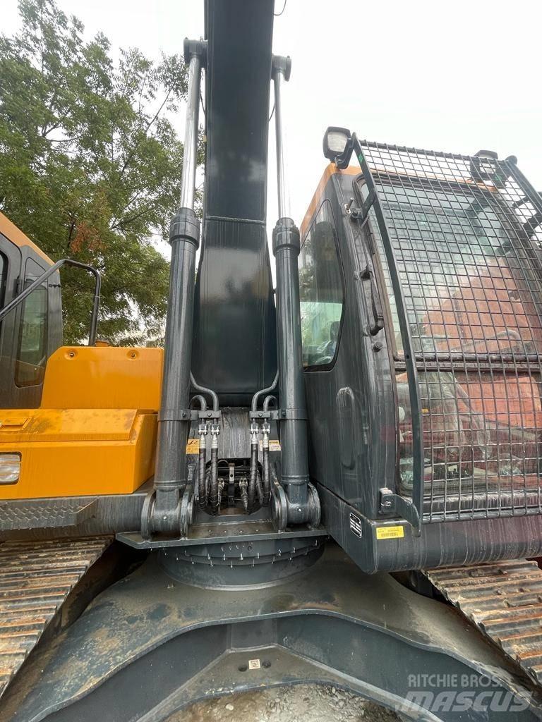 Hyundai R210 Excavatoare pe șenile

