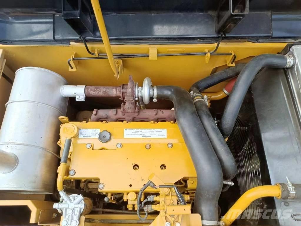 CAT 320 D Excavatoare 7t - 12t