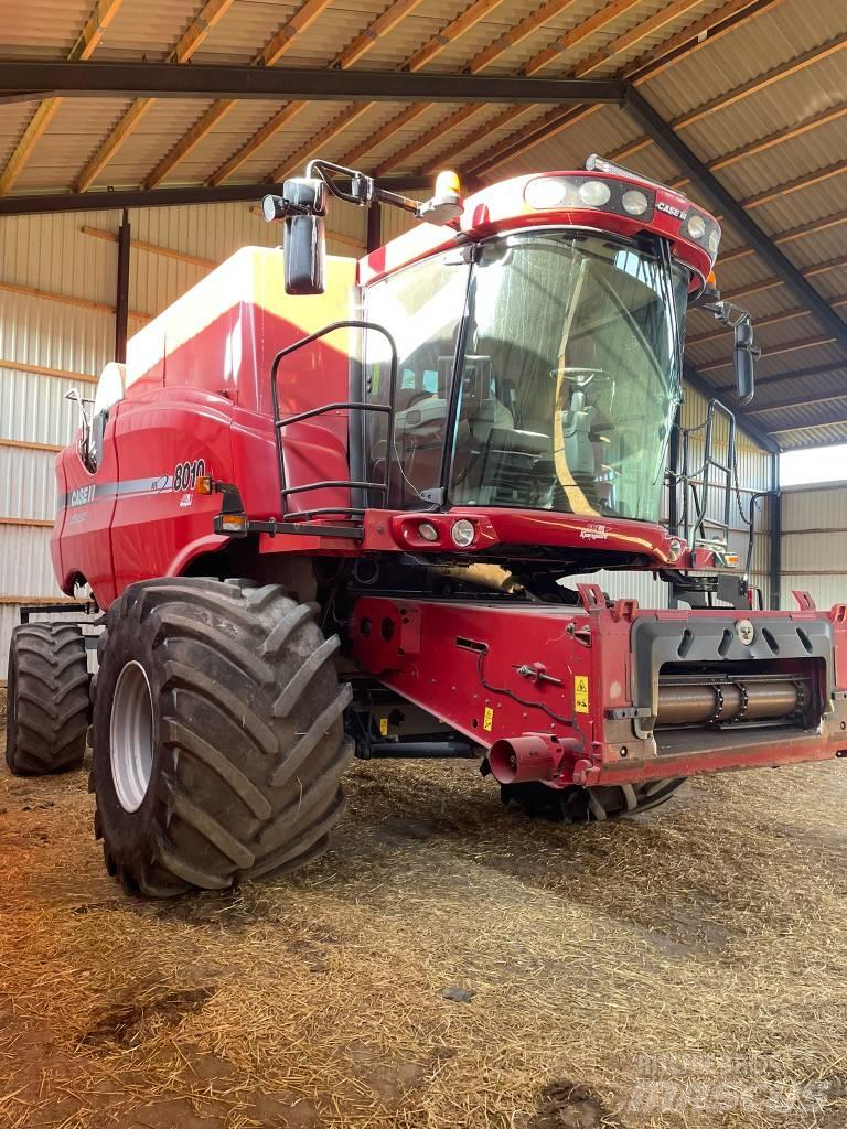 Case IH 8010 Combine de secerat