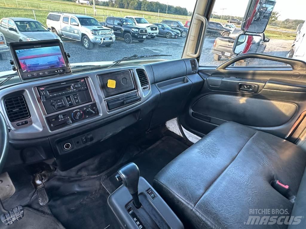 Hino 268 Camion de deseuri