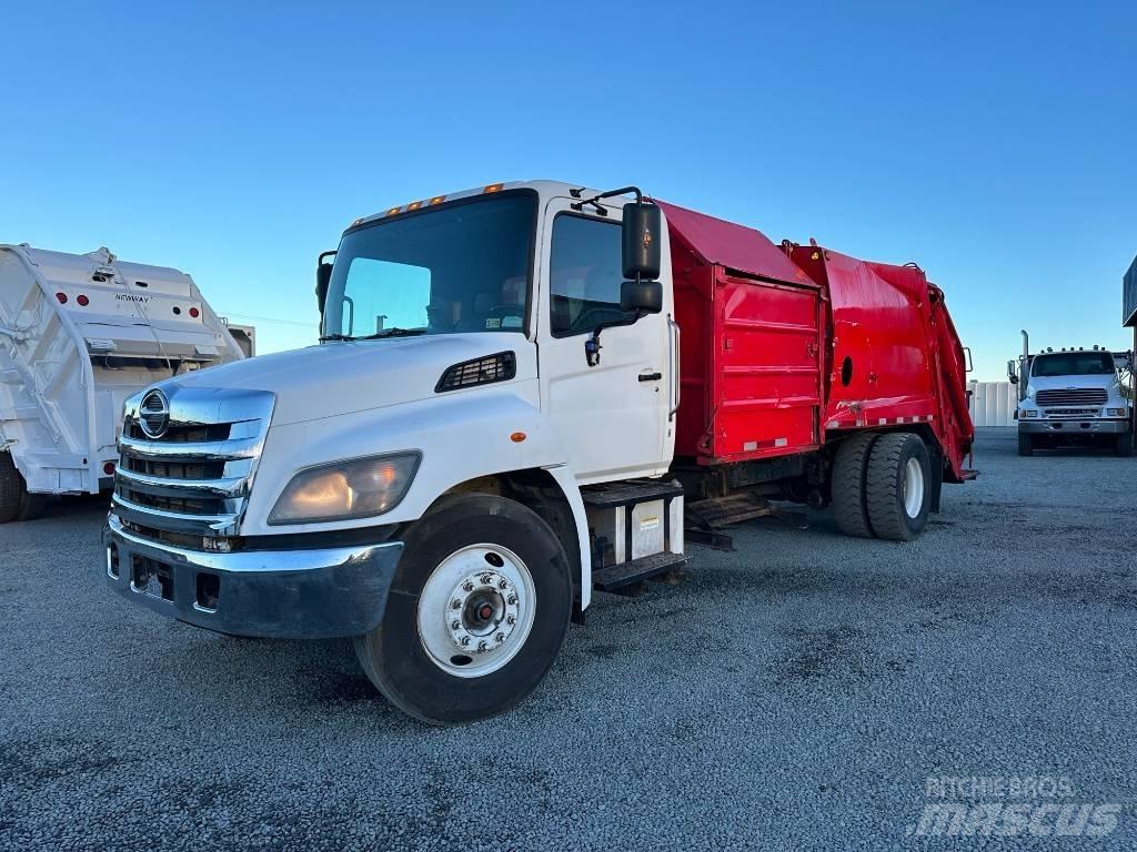 Hino 268 Camion de deseuri
