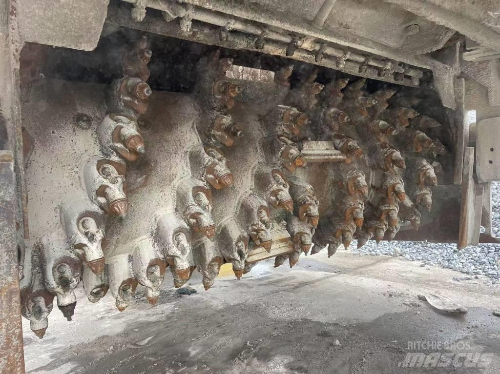 Wirtgen W2000 Utilaje asfalt cu freze reci