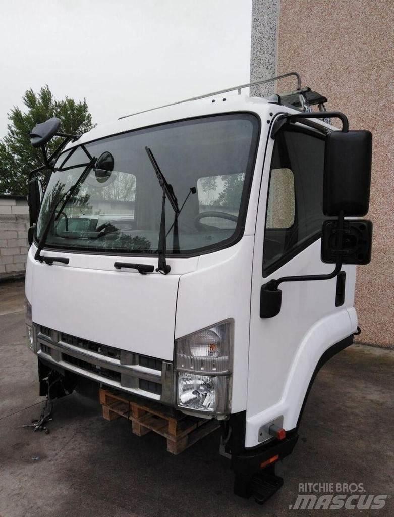 Isuzu FRR Euro 5 Cabine si interior