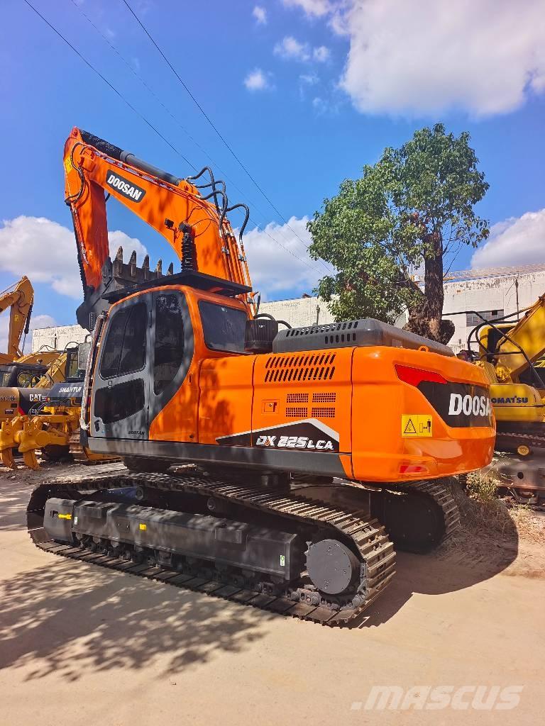 Doosan DX225LC-9T Excavatoare pe șenile
