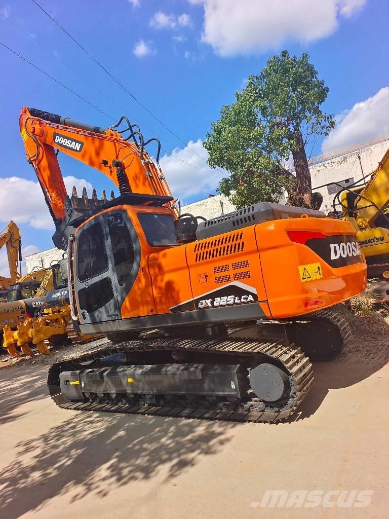 Doosan DX225LC-9T Excavatoare pe șenile
