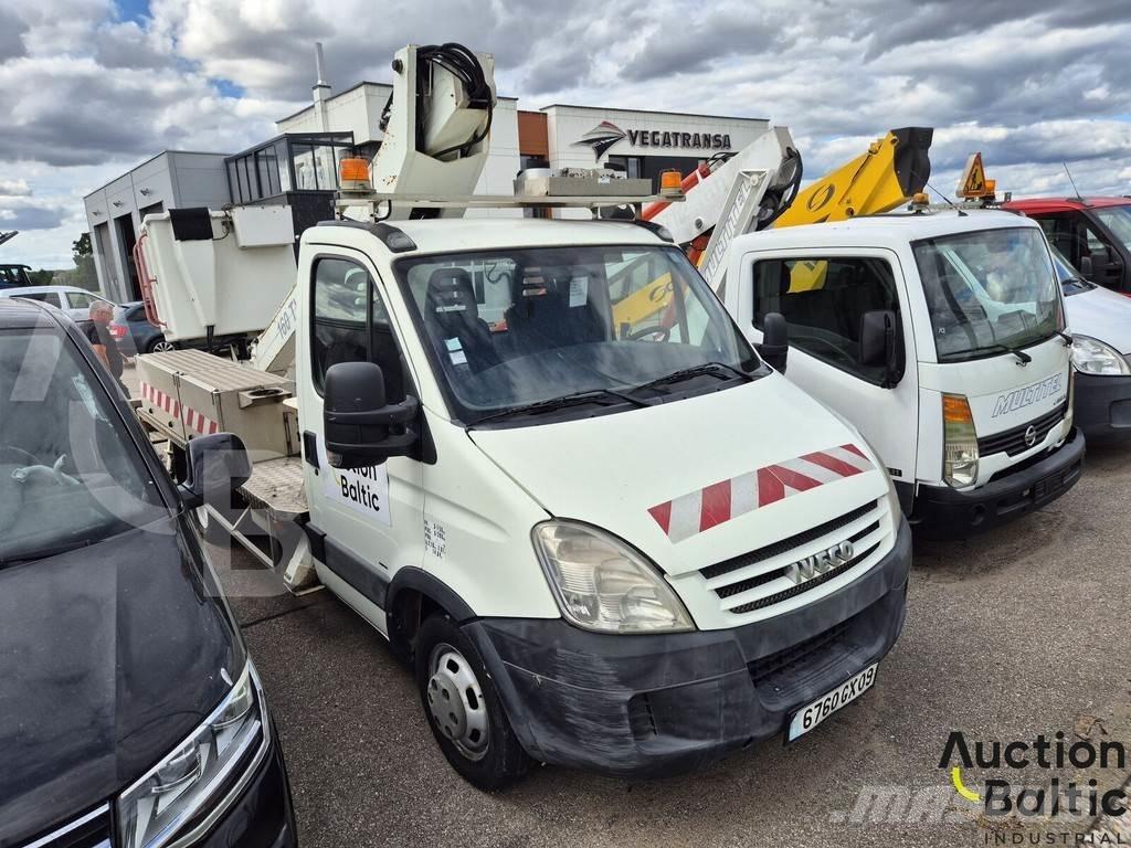 Iveco 50C18 Platforme aeriene montate pe camion