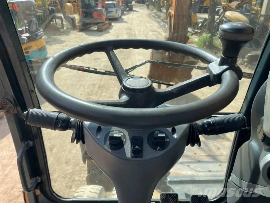Hyundai R210W-9 Excavatoare cu roti