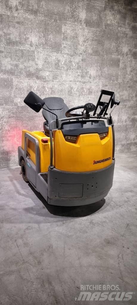 Jungheinrich EZS570 Autotractoare