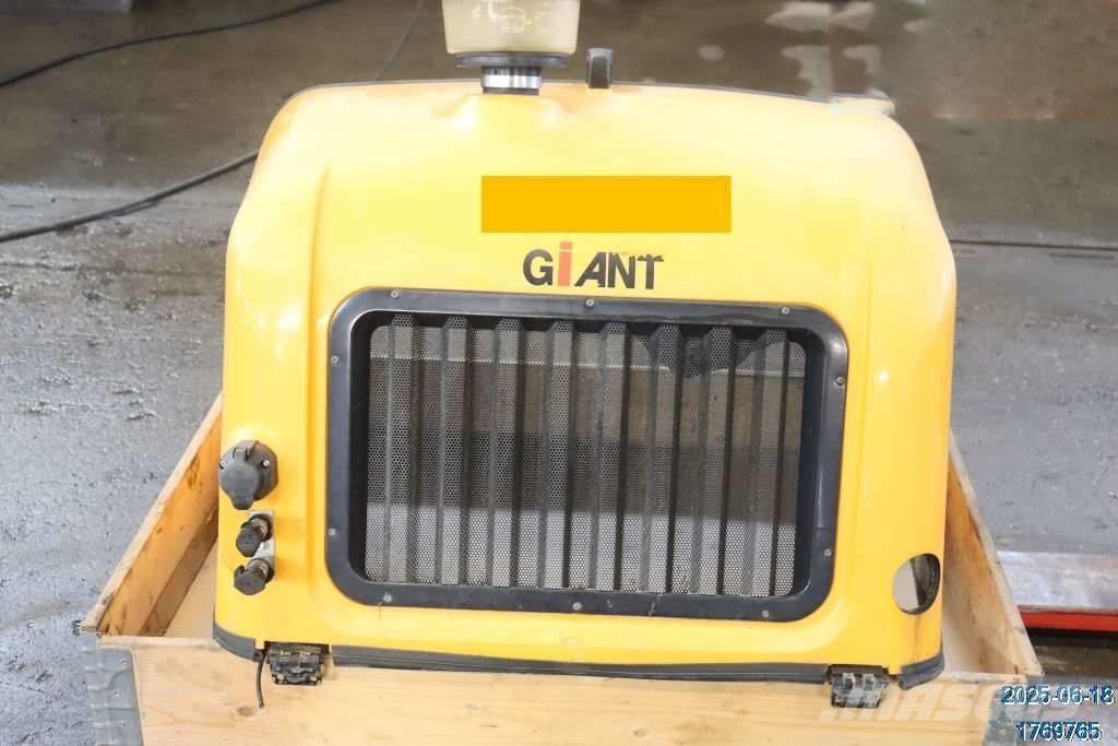 GiANT V 6004 T Cabine si interior