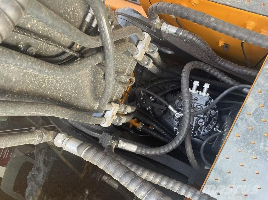 Hyundai 220LC-9S Excavatoare pe șenile
