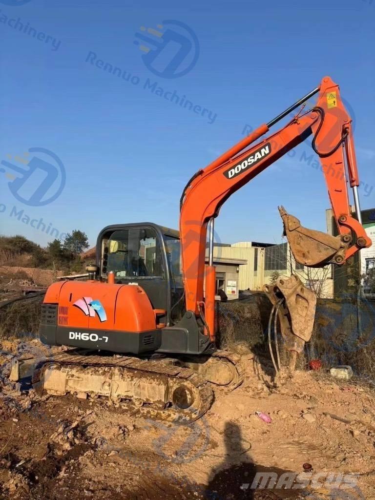 Doosan DH 60 Excavatoare pe șenile
