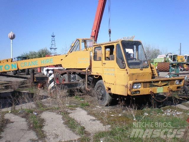 Kato 16T Macara teren accidentat