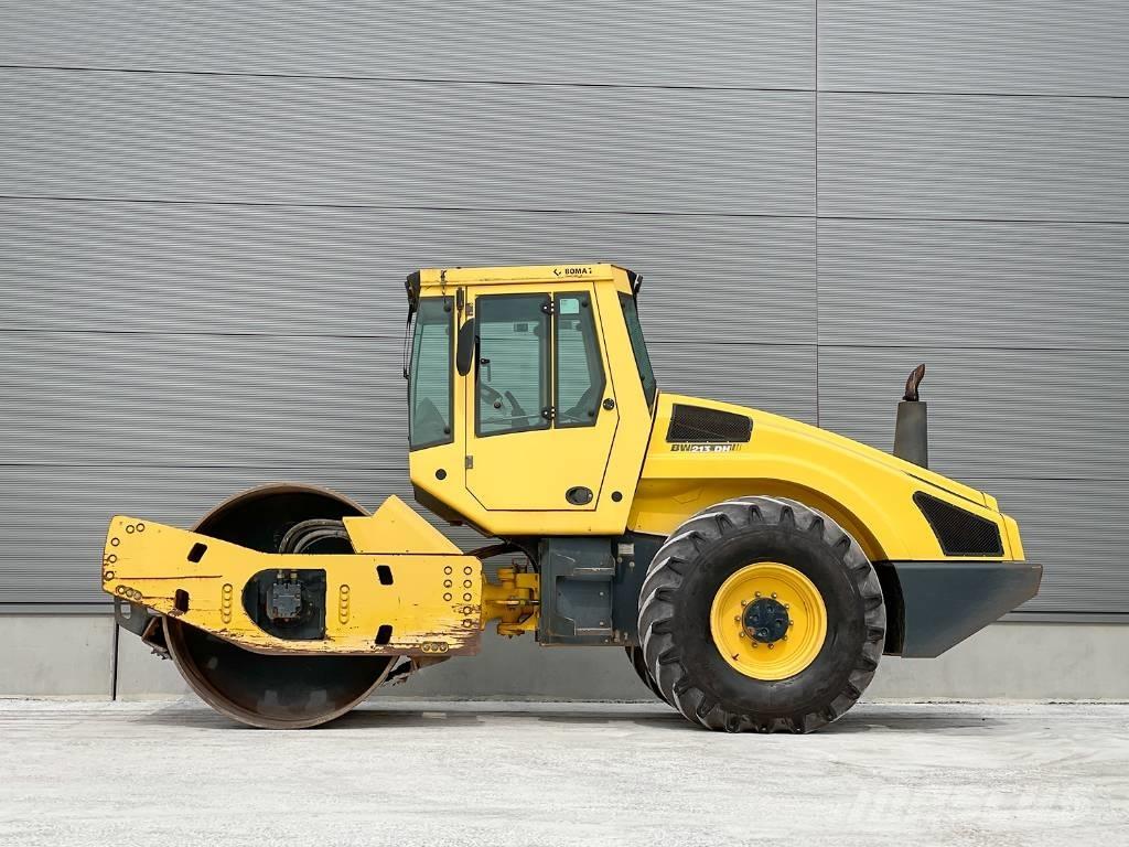 Bomag BW 213 DH-4 Compactoare monocilindrice