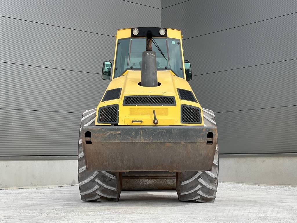 Bomag BW 213 DH-4 Compactoare monocilindrice