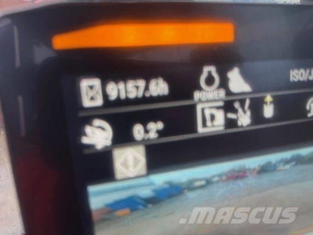 CAT 320 Excavatoare pe șenile
