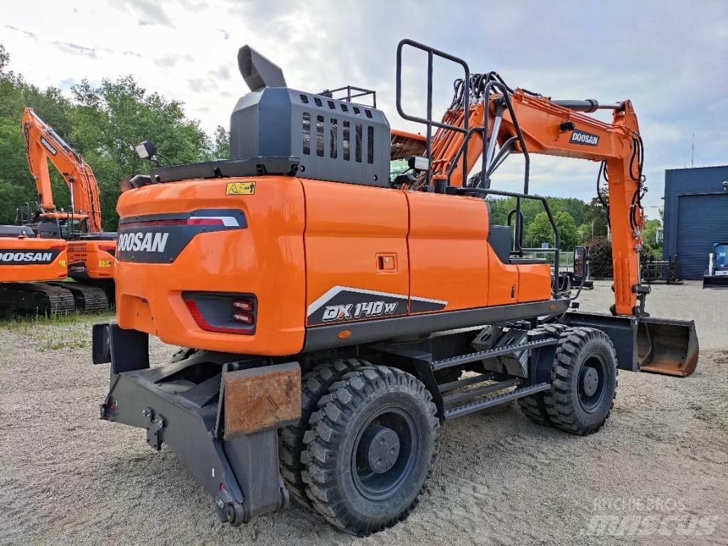 Doosan DX140W-7 Excavatoare cu roti