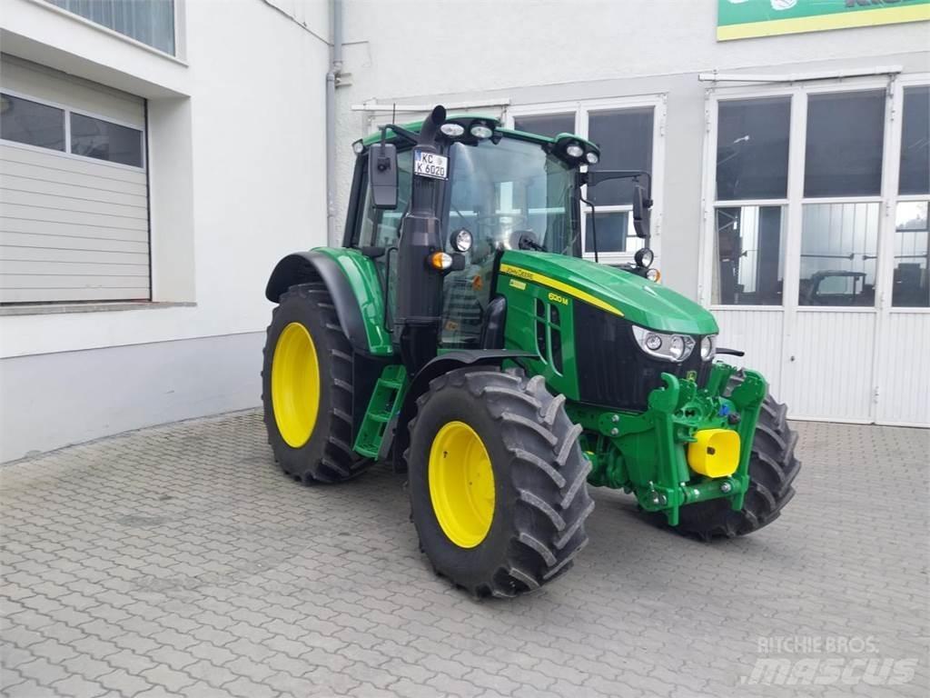John Deere 6120M Tractoare