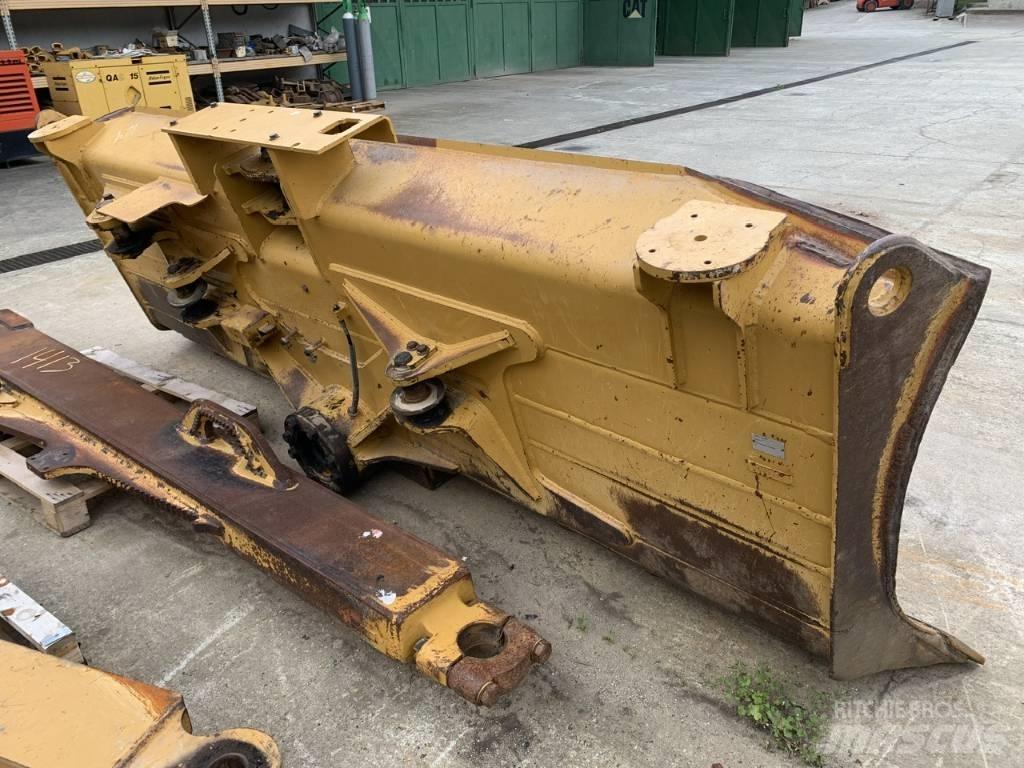 CAT D 6 T XLVP Buldozere pe senile