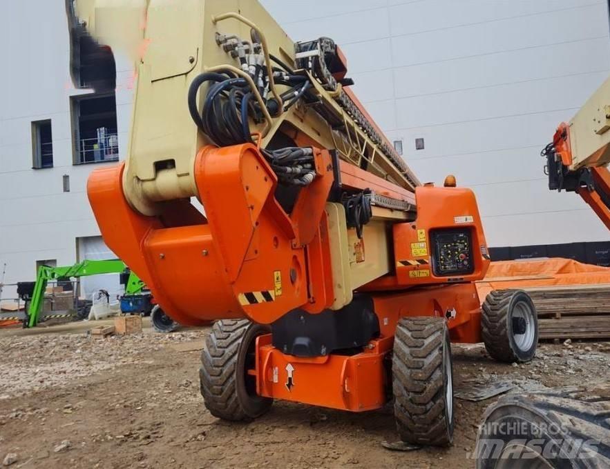 JLG 1250 AJP Nacele cu brat articulat