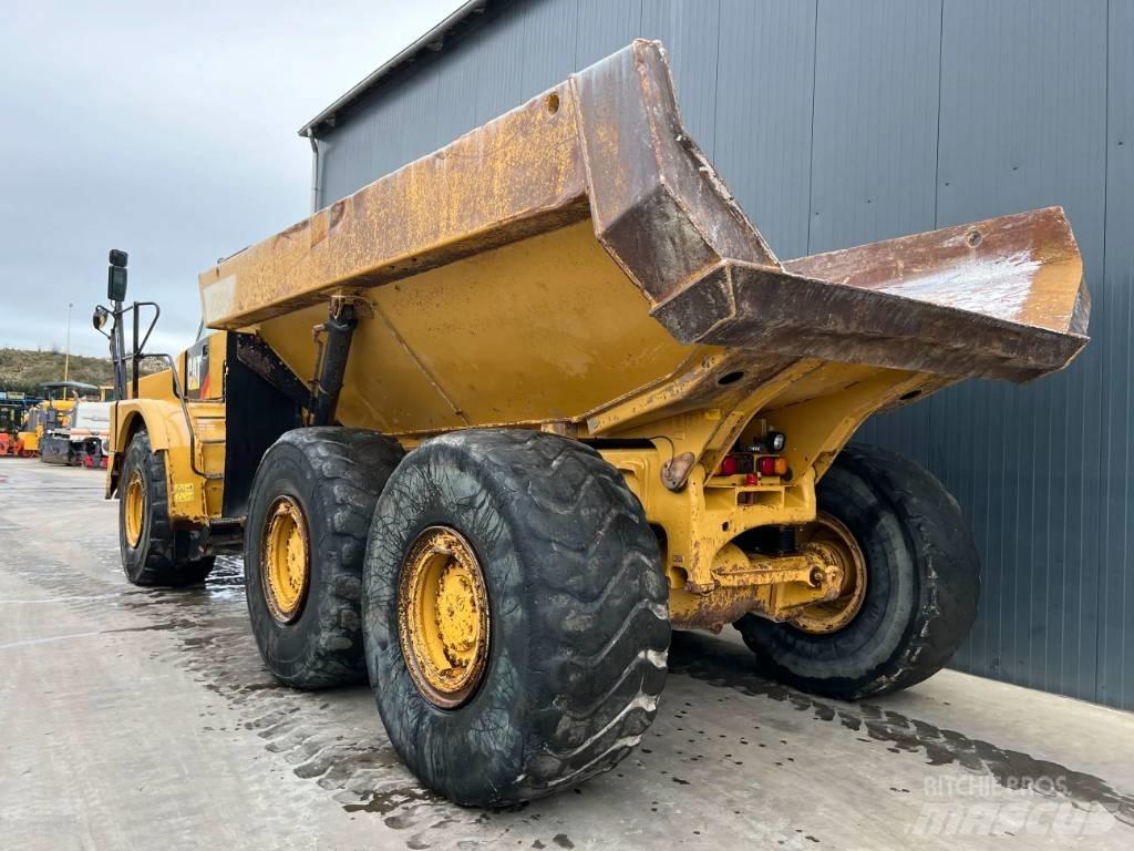 CAT 735B Transportoare articulate