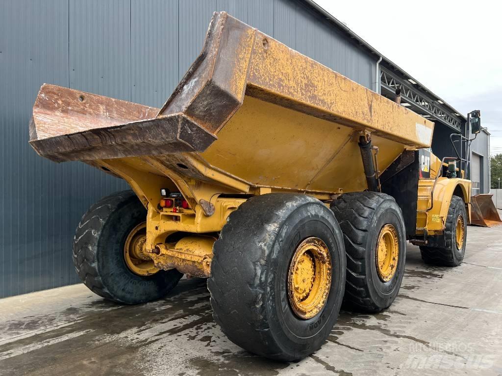 CAT 735B Transportoare articulate