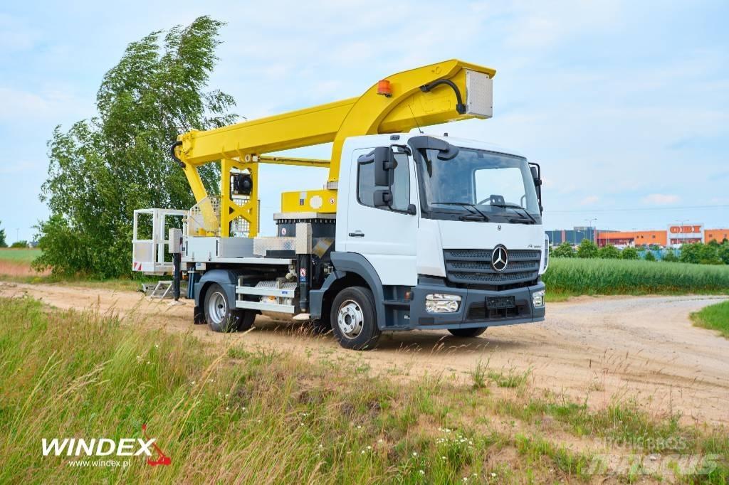 Palfinger P 300 KS Platforme aeriene montate pe camion
