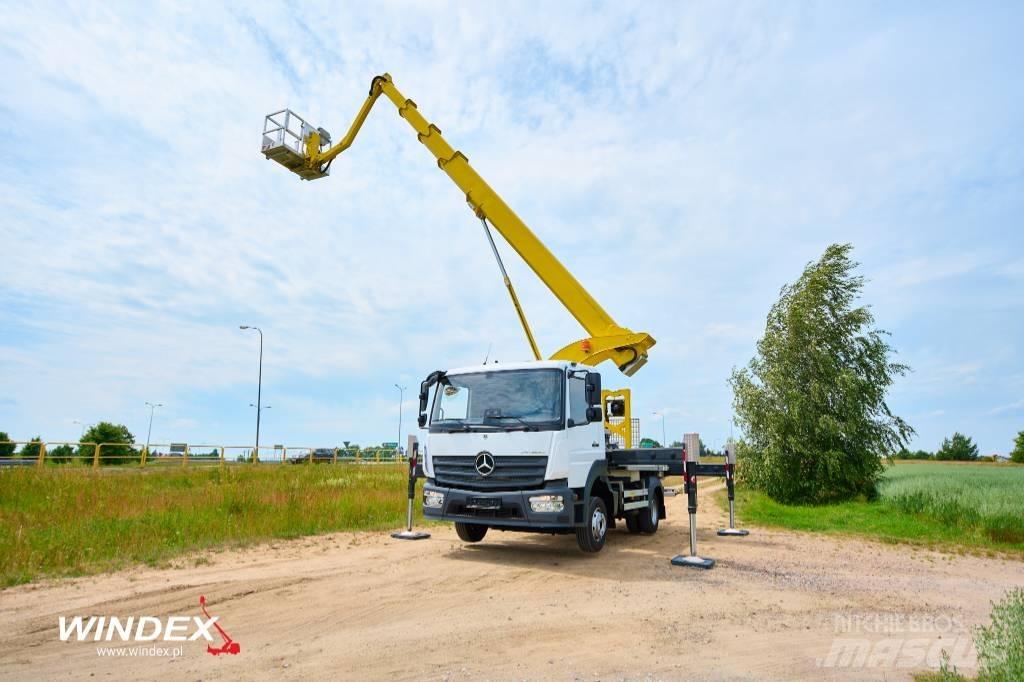 Palfinger P 300 KS Platforme aeriene montate pe camion