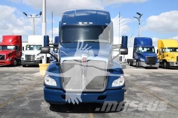 Kenworth T680 Autotractoare