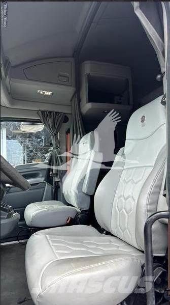 Kenworth T680 Autotractoare
