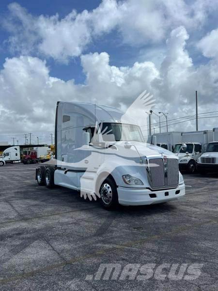 Kenworth T680 Autotractoare