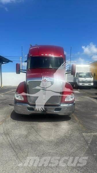 Kenworth T680 Autotractoare