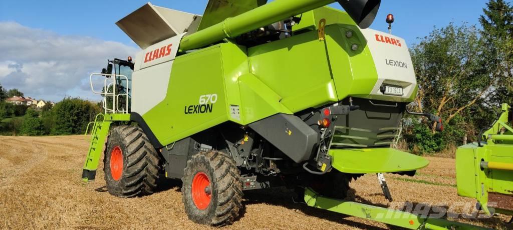 CLAAS Lexion 670 Combine de secerat