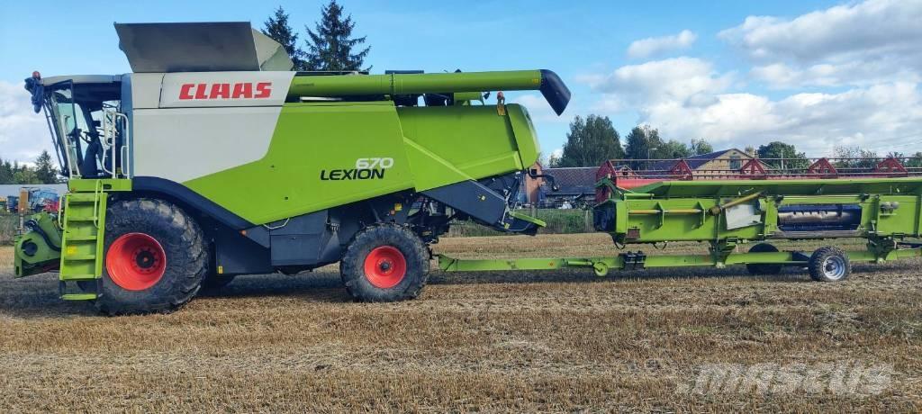 CLAAS Lexion 670 Combine de secerat