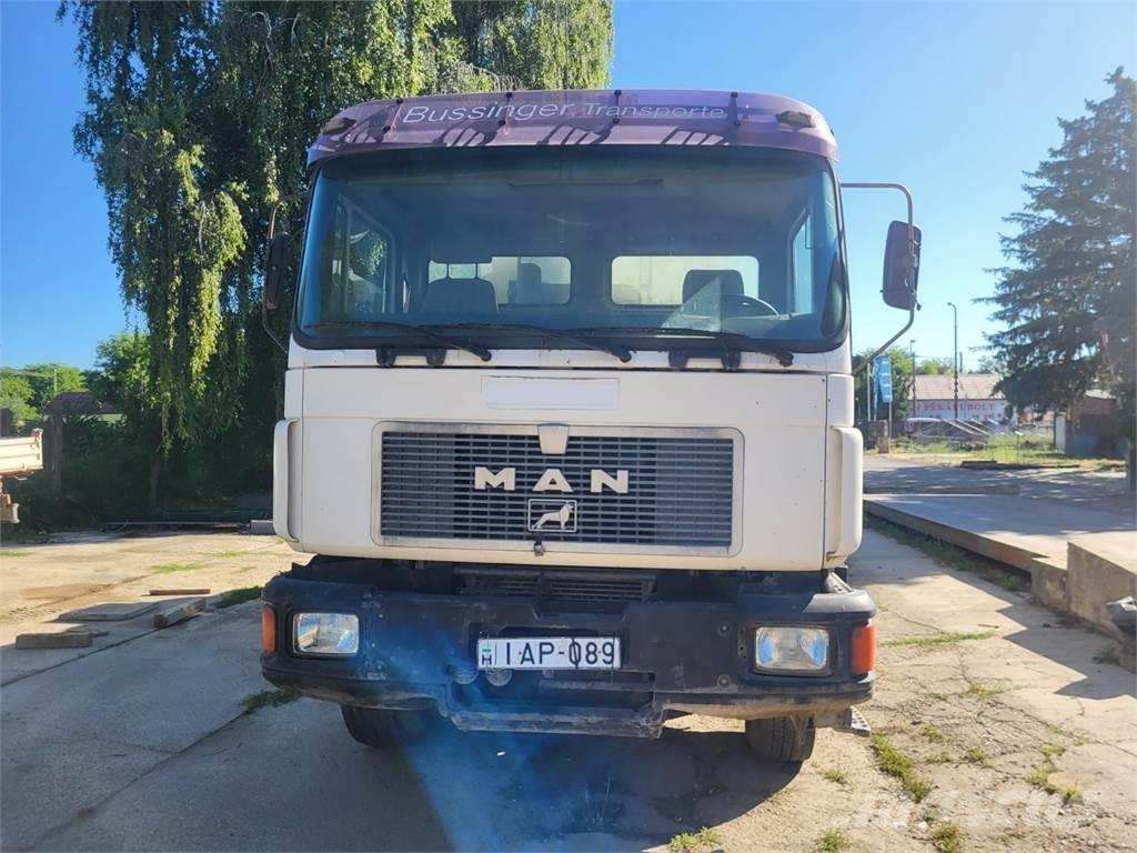 MAN 32.342 8X4 Camion cabina sasiu