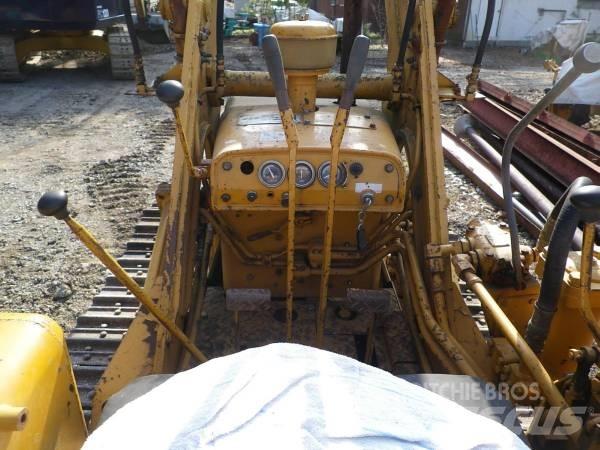 Komatsu D20S-3 Buldozere pe senile