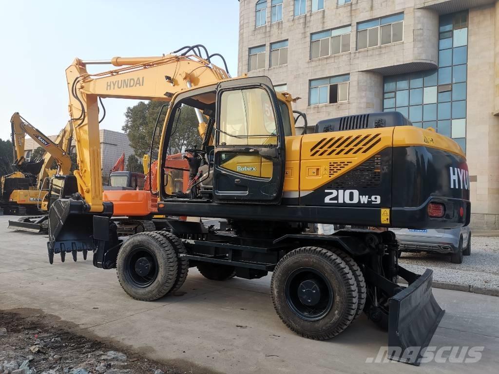 Hyundai R210W-9 Excavatoare cu roti