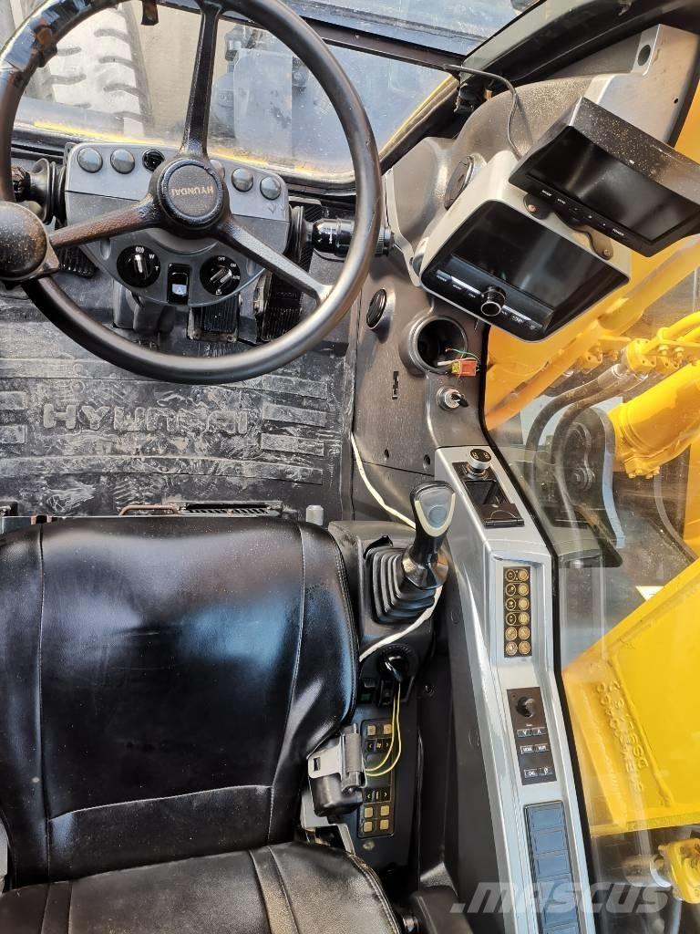 Hyundai R210W-9 Excavatoare cu roti