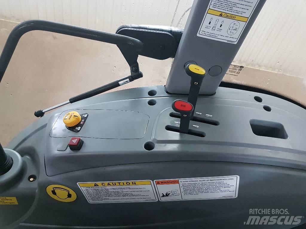 Branson 5025C Tractoare