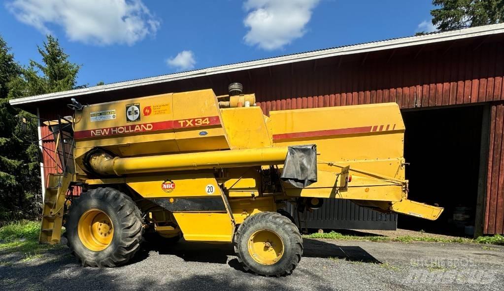 New Holland TX 34 Combine de secerat
