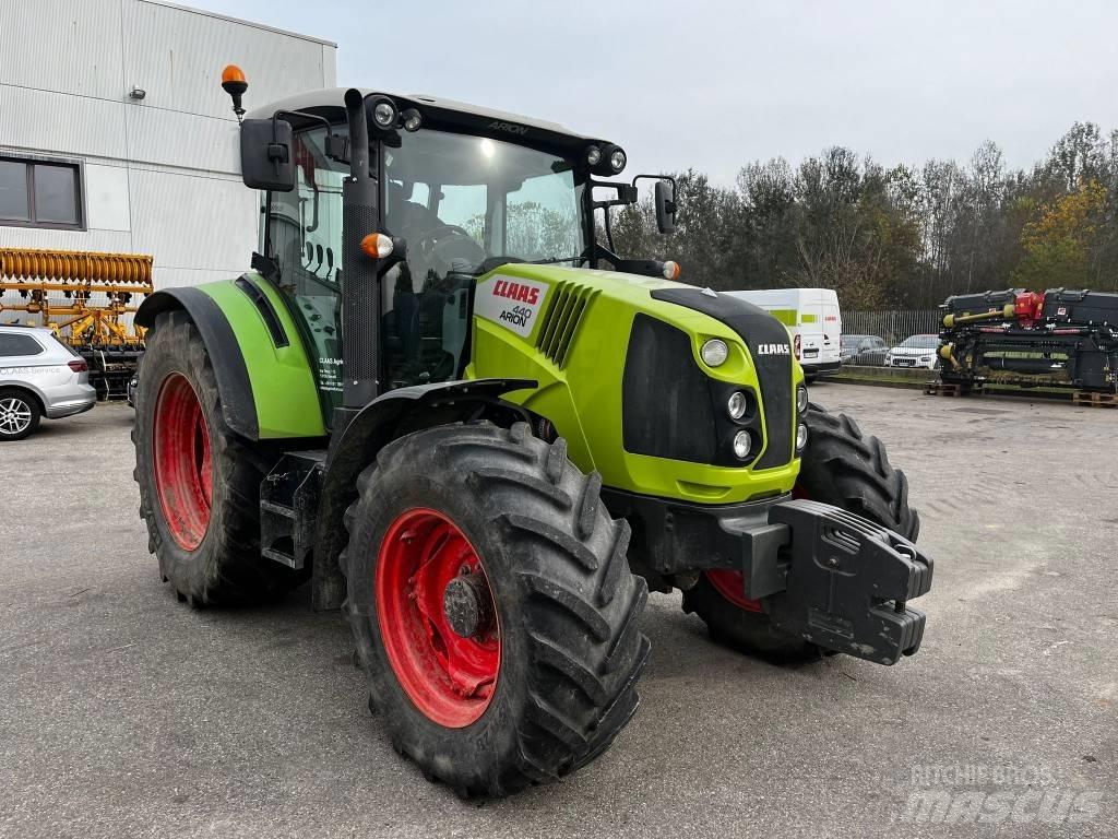 CLAAS Arion 440 Tractoare