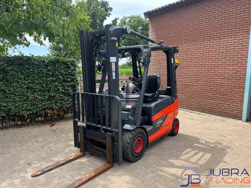 Linde E25-01 Stivuitor electric