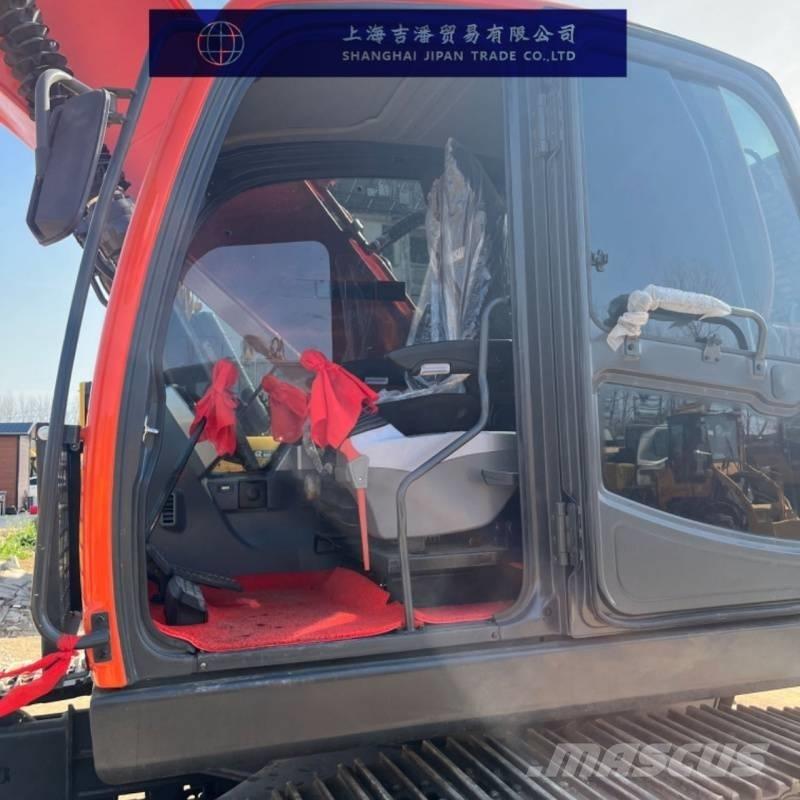 Doosan DX 225 Excavatoare pe șenile
