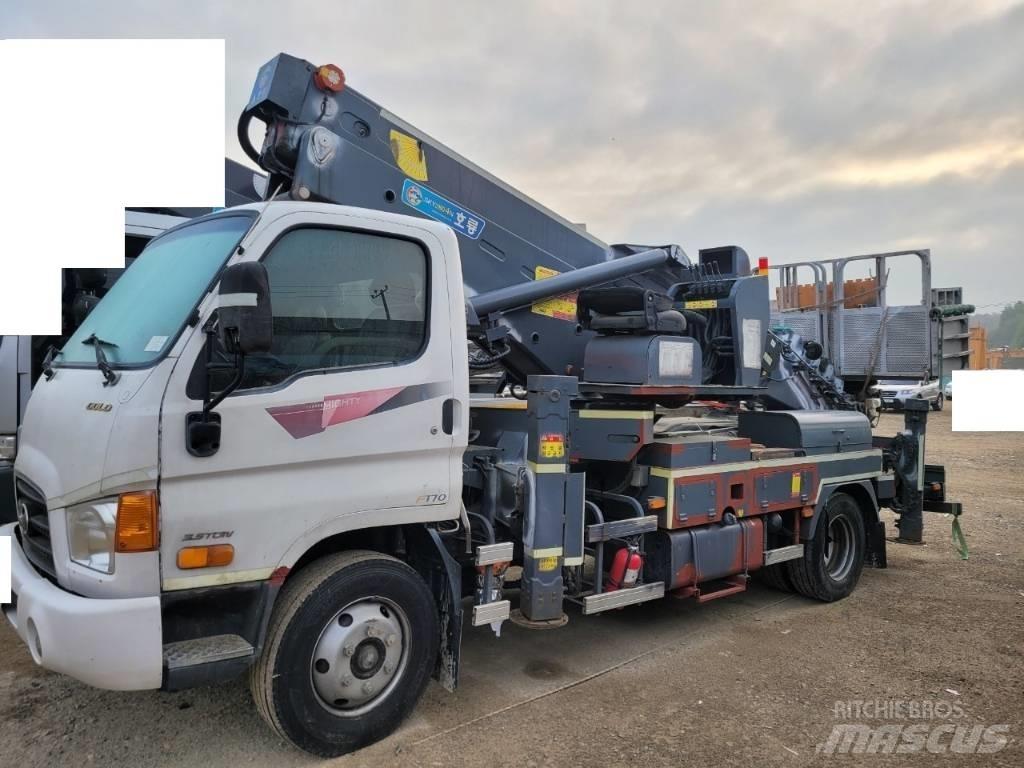 Horyong SKY 2804N Platforme aeriene montate pe camion