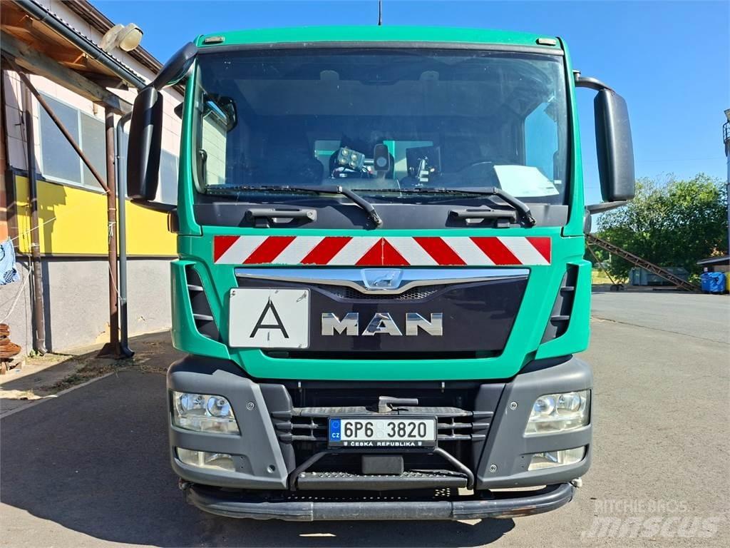 MAN TGM 26.320 6X4 Camion cabina sasiu