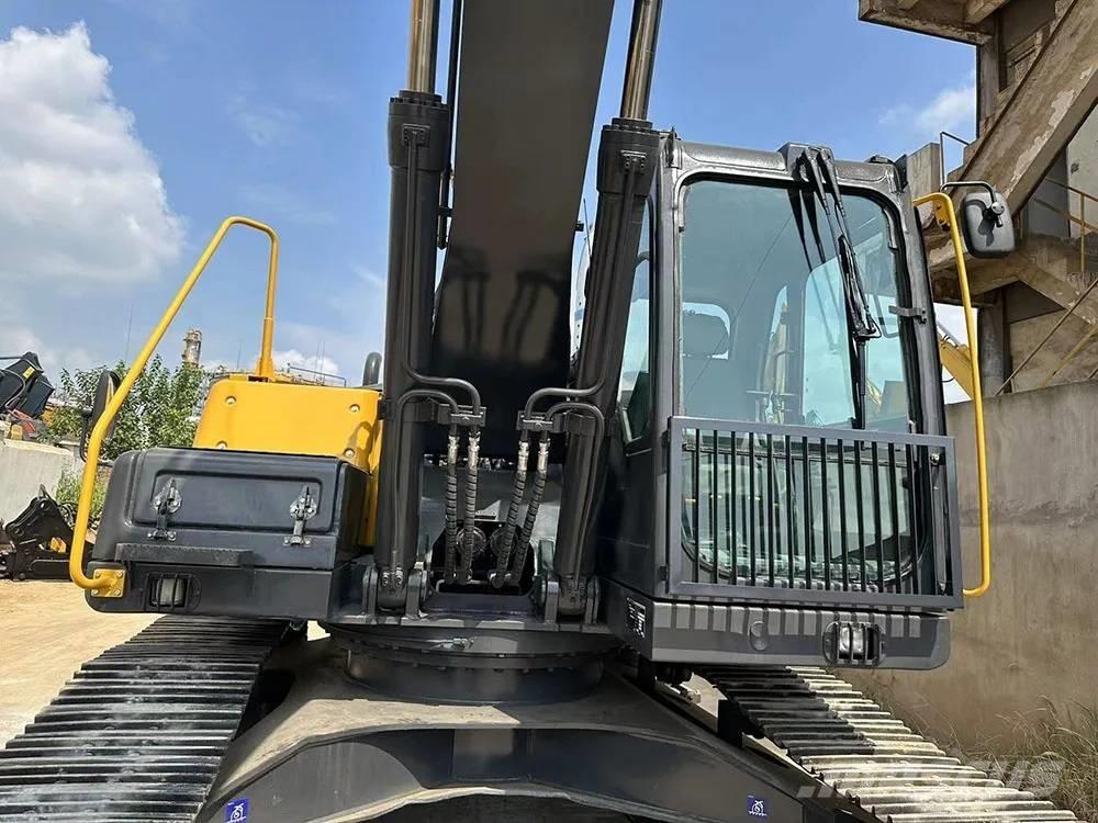 Volvo EC240D Excavatoare pe șenile
