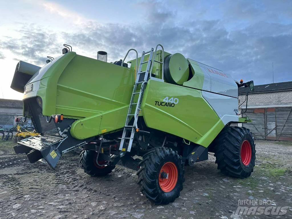 CLAAS Tucano 440 Combine de secerat