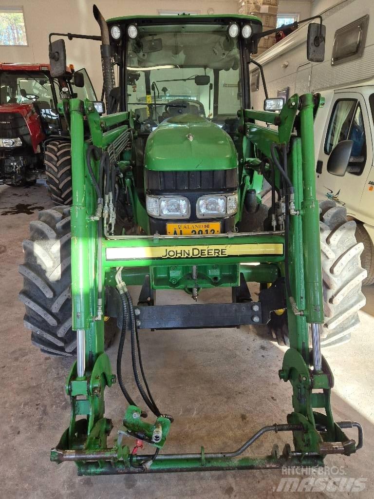 John Deere 5100R Tractoare