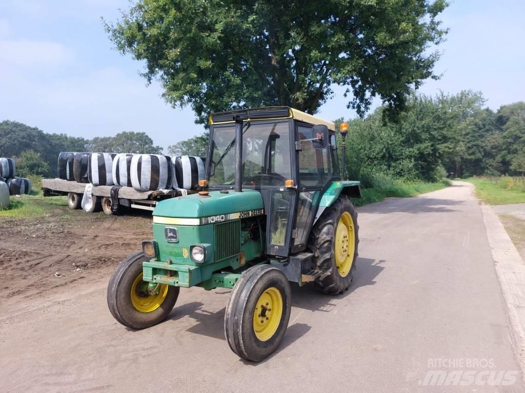 John Deere 1040 Tractoare