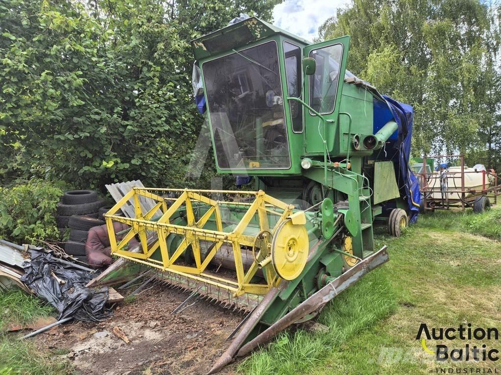 John Deere 935 Combine de secerat