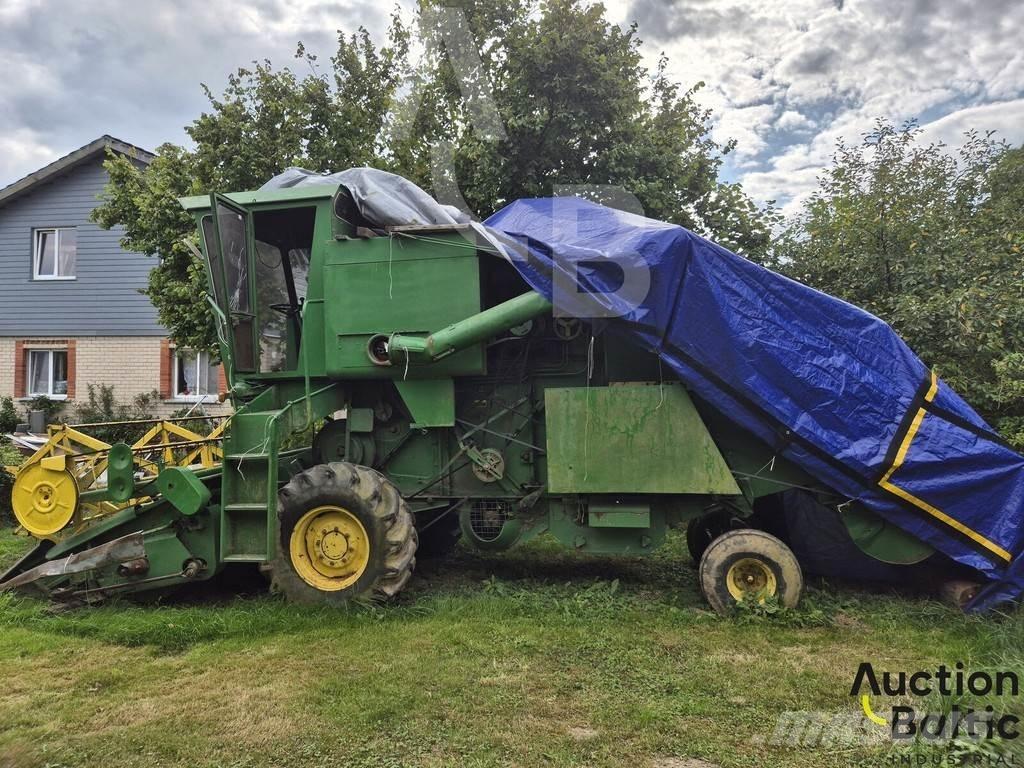 John Deere 935 Combine de secerat